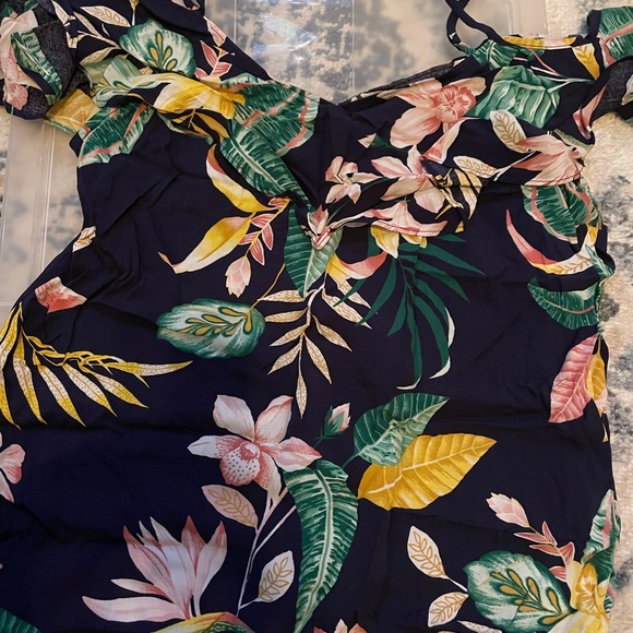 Tops - Floral, off the shoulder top